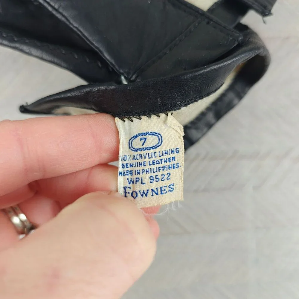 Vintage Fownes Womens Genuine Leather Black Gloves Acrylic Lined Size 7